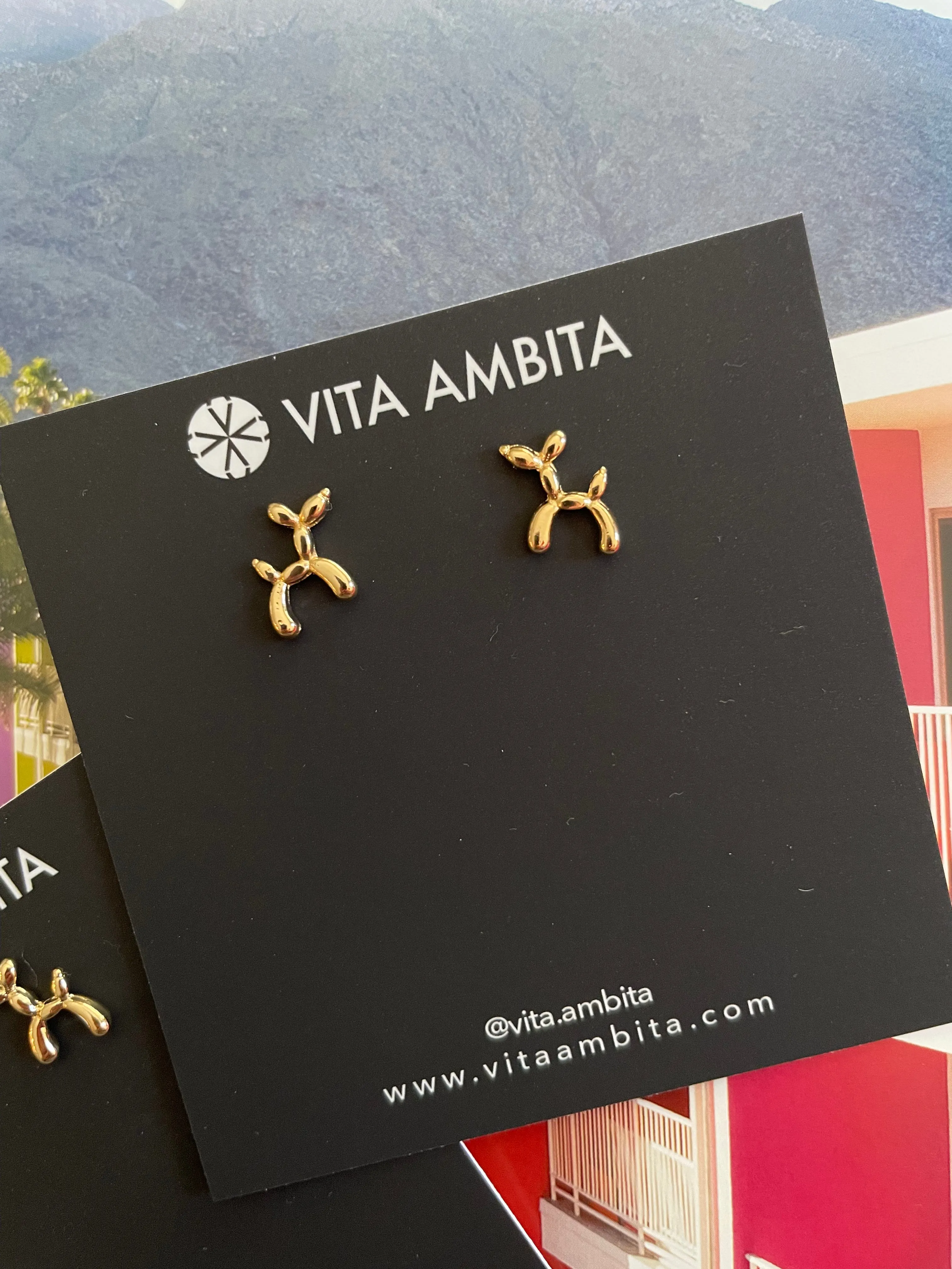 Balloon Dog studs earrings