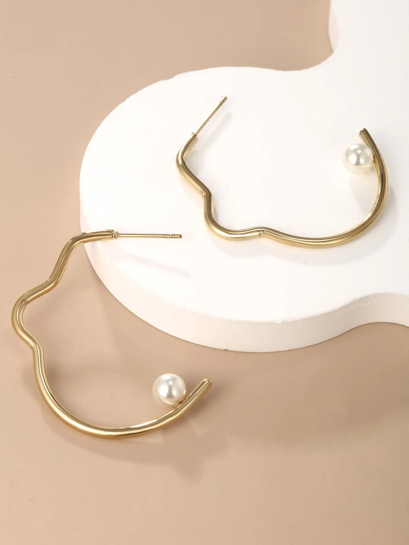 Jewelry Light Luxury Niche Imitation Pearl Earrings Women's Geometric Style Earrings Stylish Design Earrings
